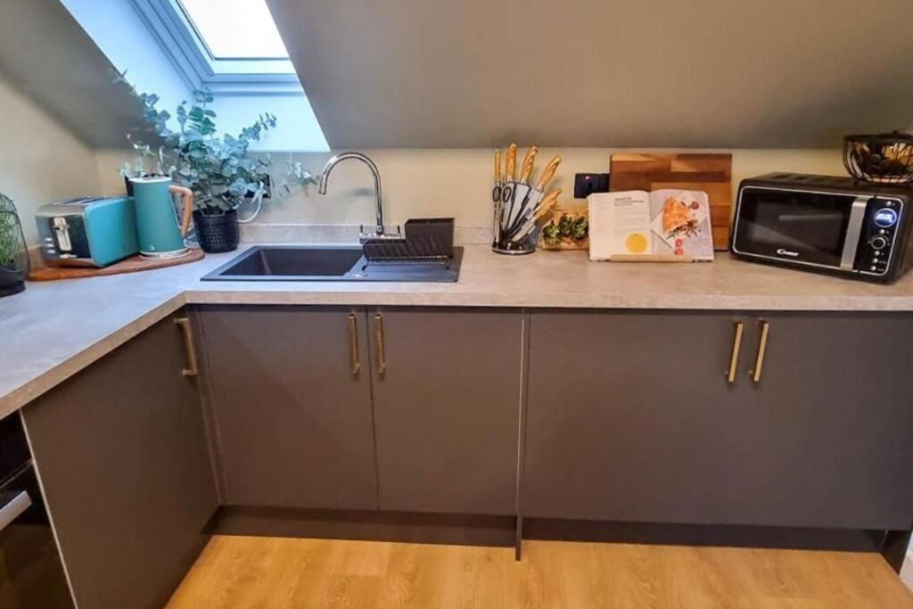 Super Stylish Apartment In Urmston Flat 3 エクステリア 写真