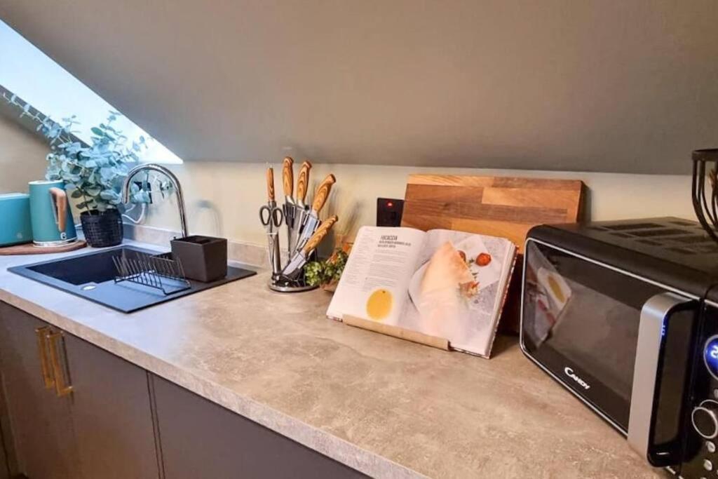 Super Stylish Apartment In Urmston Flat 3 エクステリア 写真